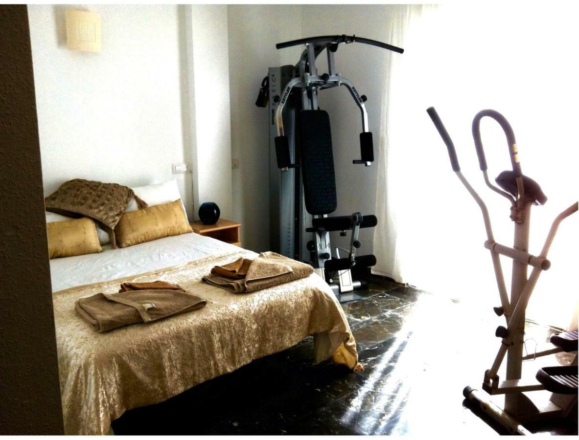 Penthouse With Private Roof Terrace And Jacuzzi Apartment Fuengirola Bagian luar foto