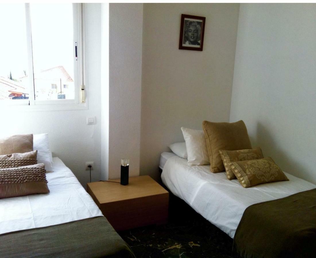 Penthouse With Private Roof Terrace And Jacuzzi Apartment Fuengirola Bagian luar foto